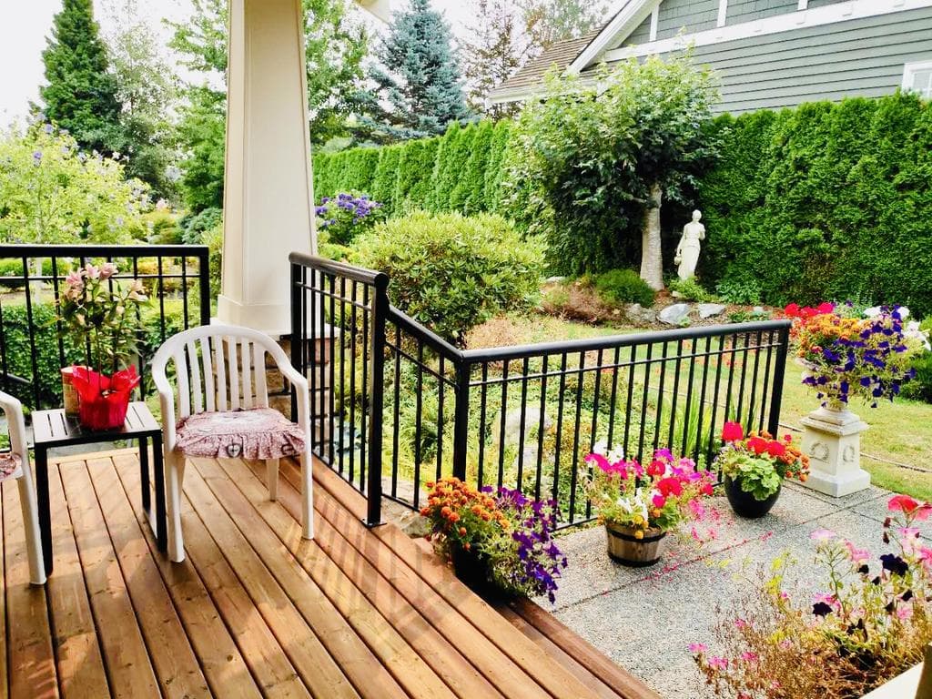 2020 Lawn Care & Gardening, photograph 3 of Surrey