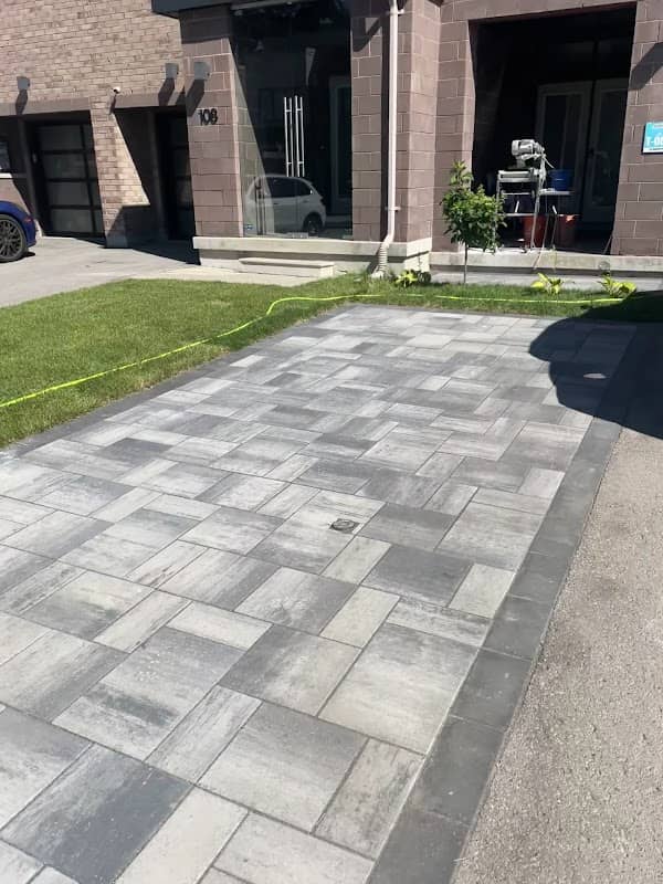 Armour Landscaping & Interlocking Richmond Hill, photograph 3 of Richmond Hill