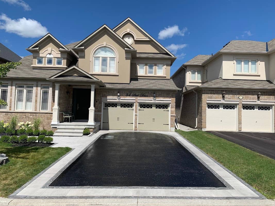 driveway paving by Asphalt Sealing in Richmond Hill