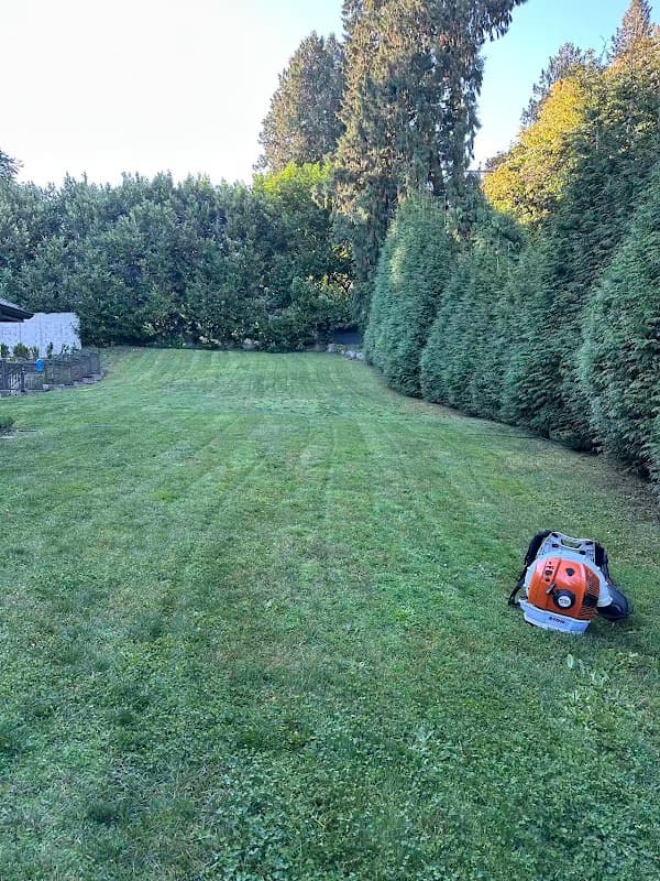 Avee Gardens, photograph 2 of Ladner