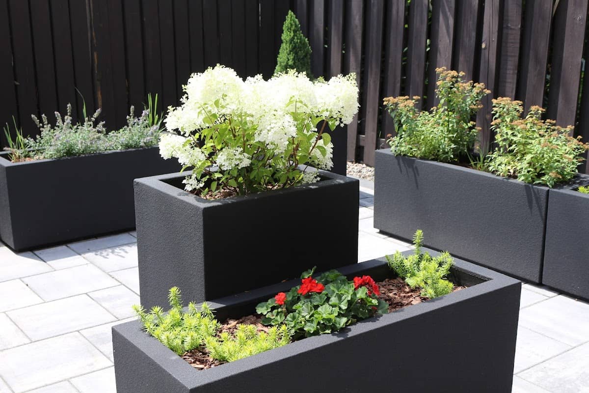 landscape design by Beera Construction Corp. in Islington-City Centre West
