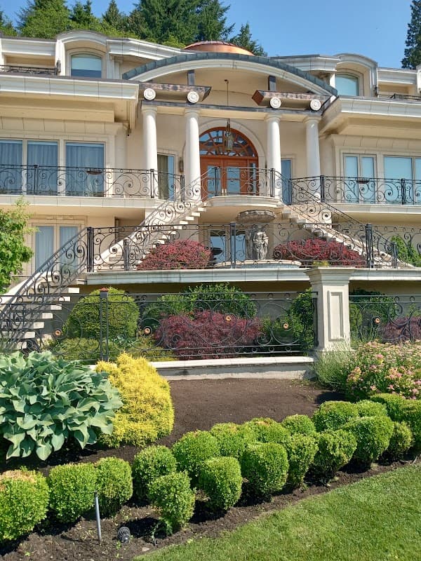 landscaping by Beyond Landscaping West Vancouver in Dundarave