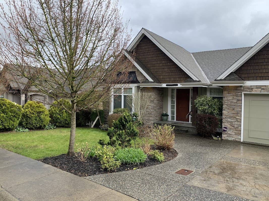 lawn care by Cascade Lawn & Garden Services in Abbotsford