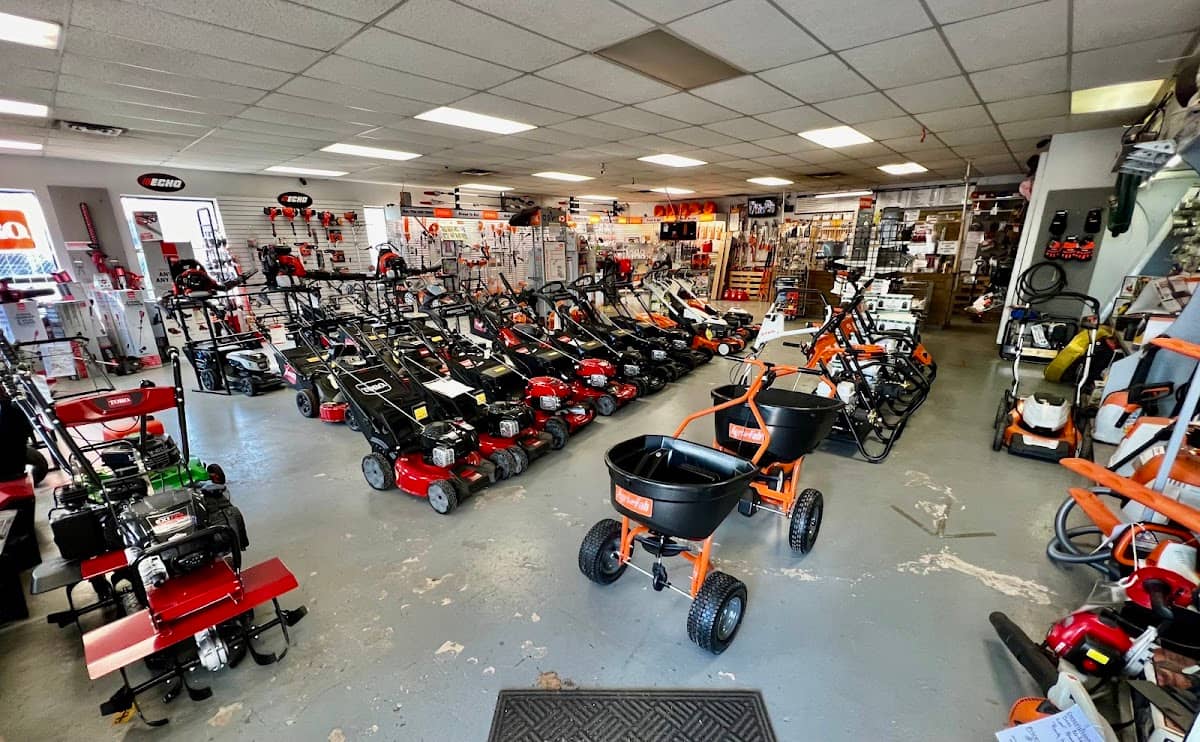 Cliff's Lawn & Garden Equip, photograph 2 of Oakville