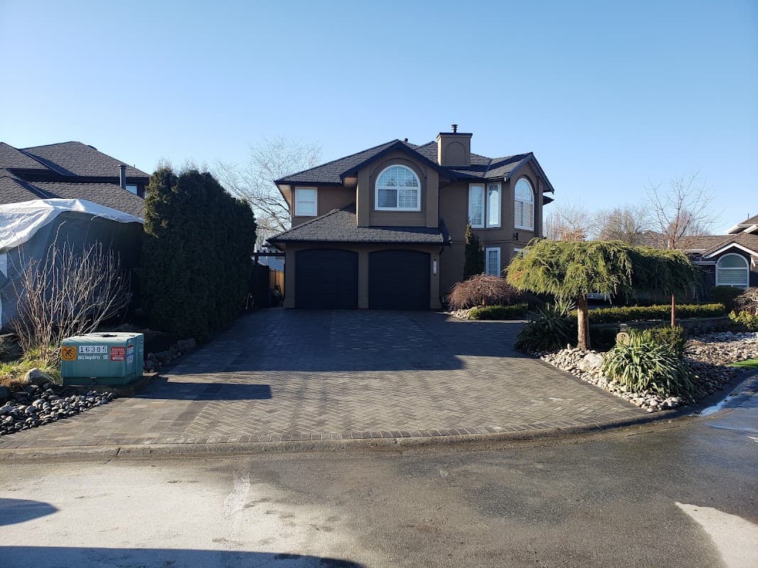 Creative Concepts Living - Landscaping • Artificial Turf • Concrete • Carpentry, photograph 4 of Langley
