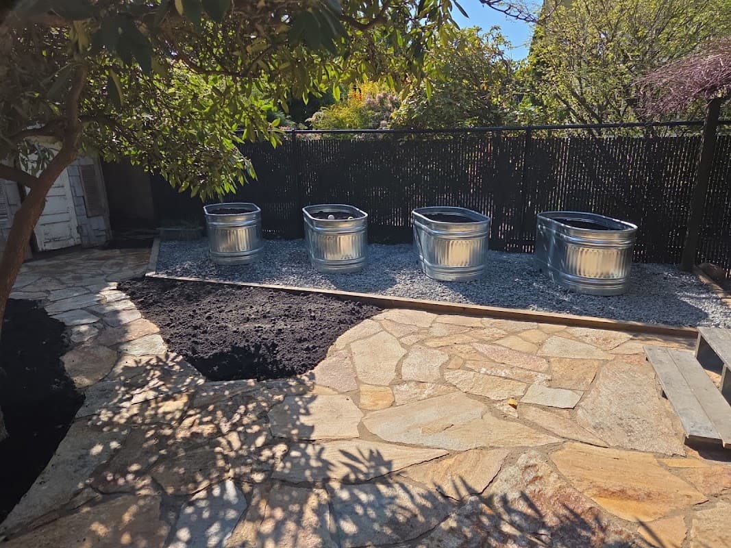 EDGE. Landscaping & Garden Maintenance, photograph 2 of Lonsdale