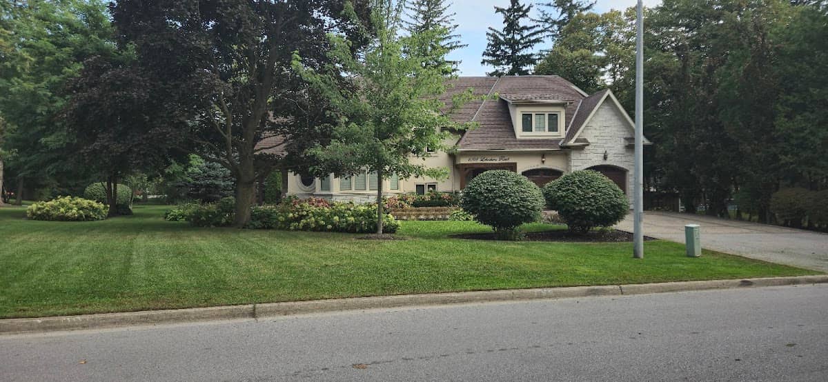Executive Lawn Service Inc., photograph 2 of Oakville