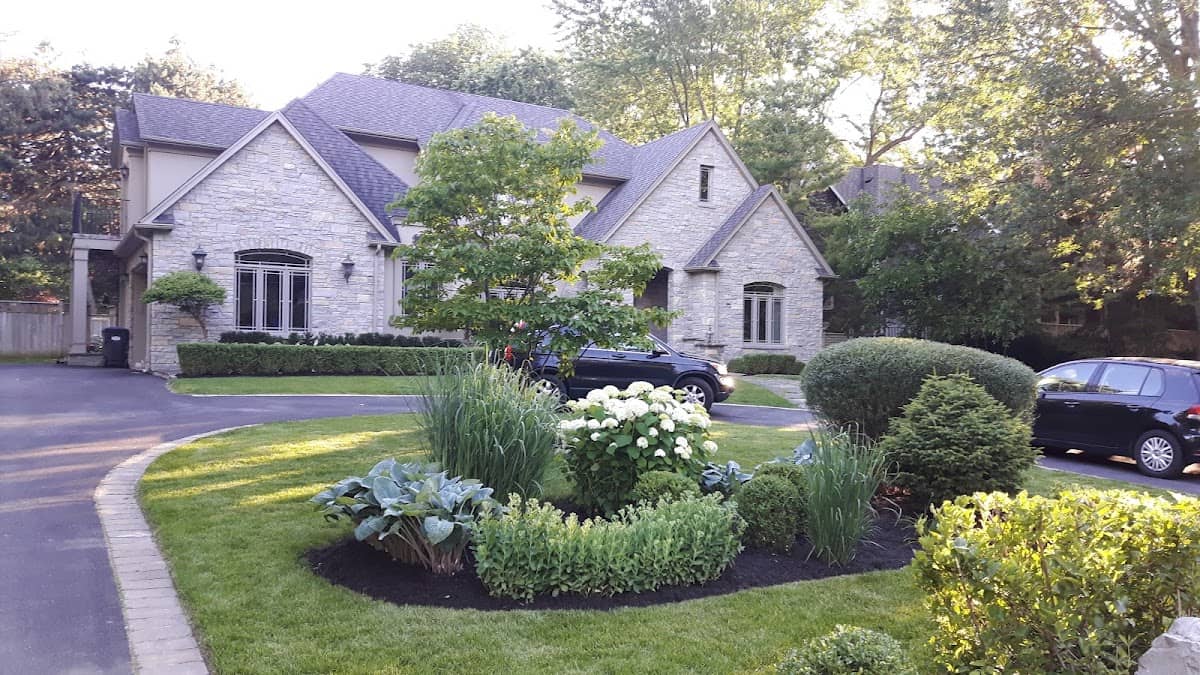 Garden Circle Property Maintenance Inc., photograph 4 of Oakville