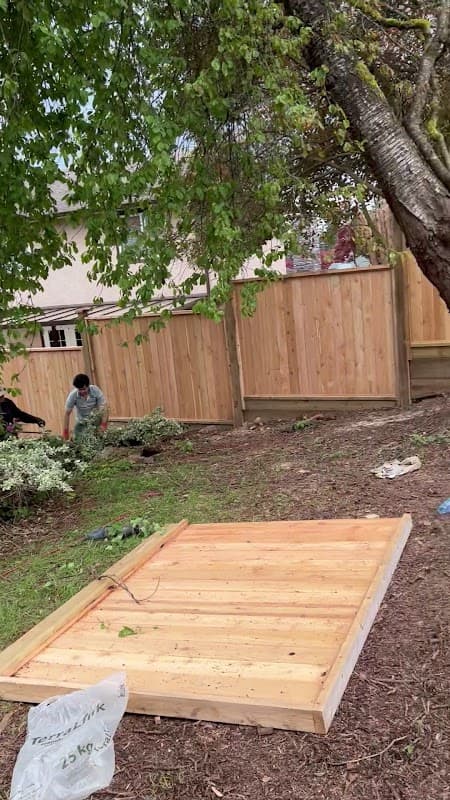 Global cedar fence, photograph 5 of Cloverdale