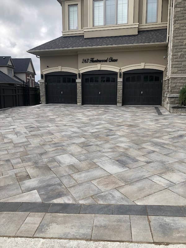 GreenRange landscaping Interlock, Commercial & Residential Snow Removal services, photograph 2 of Richmond Hill