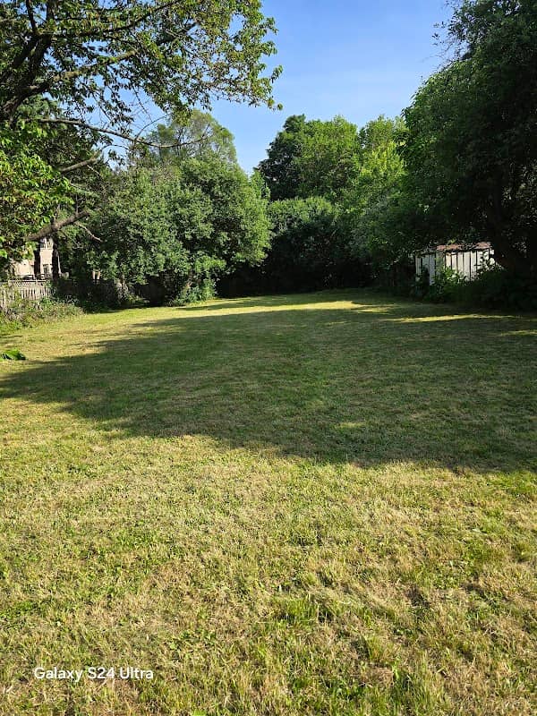 lawn care by HDM SERVICES in Don Mills