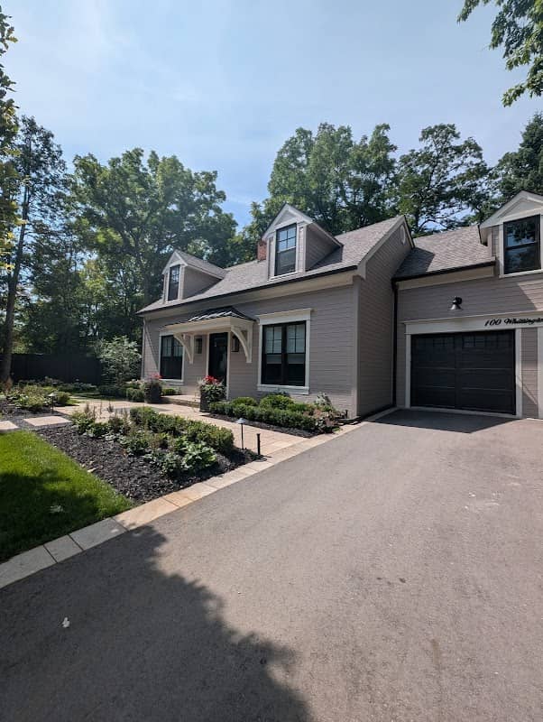 landscaping by Hollywood Blvd. Landscapes in Oakville