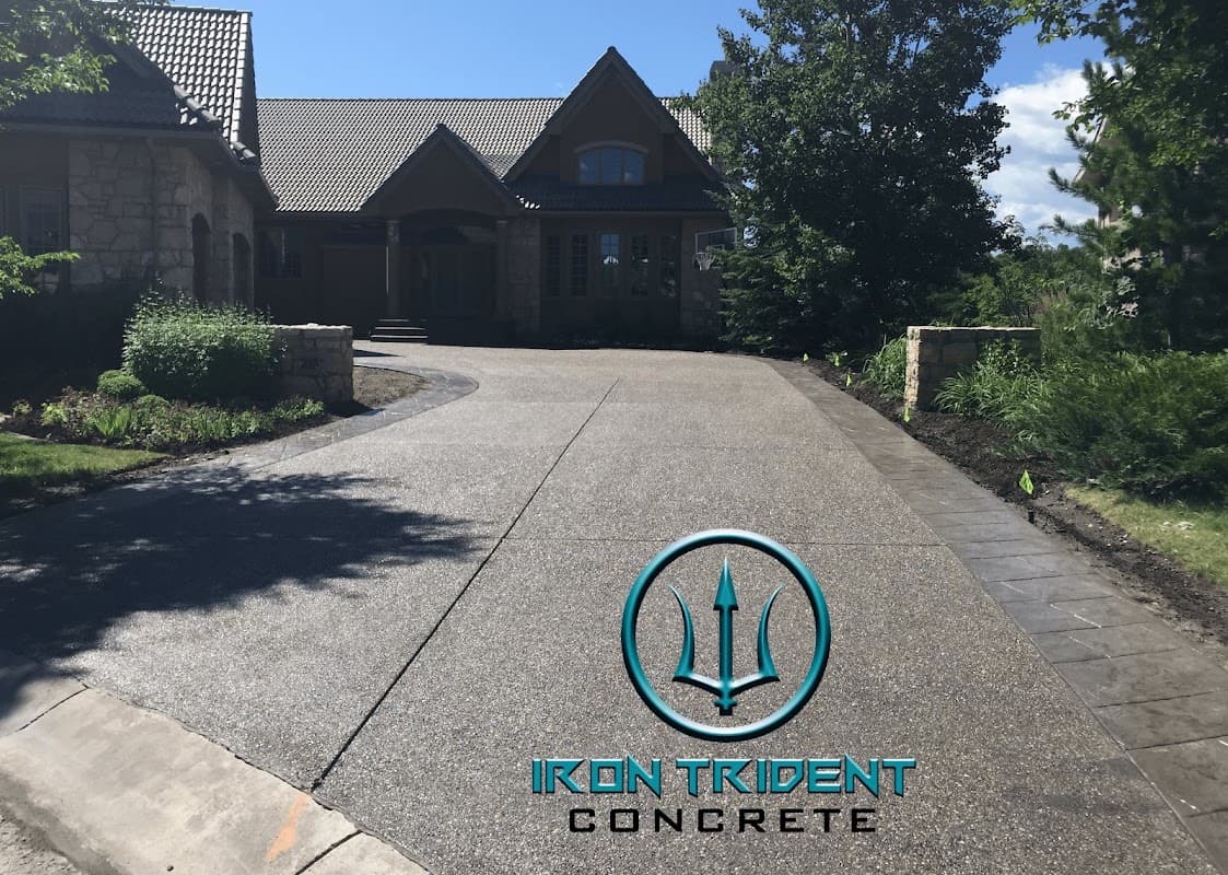 Iron Trident Concrete, photograph 2 of Lonsdale