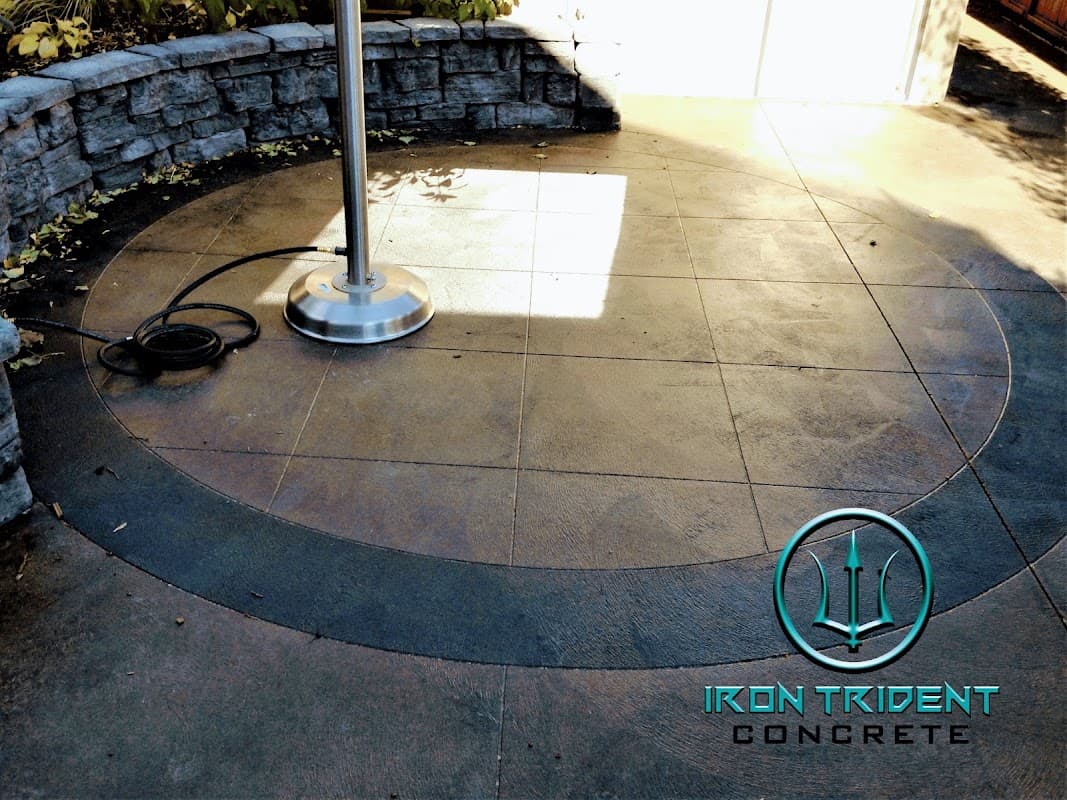 Iron Trident Concrete, photograph 3 of Lonsdale