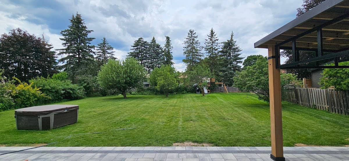 LA Lawn Care - In Markham, photograph 2 of Markham