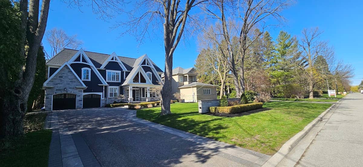 LA Lawn Care - In Markham, photograph 4 of Markham