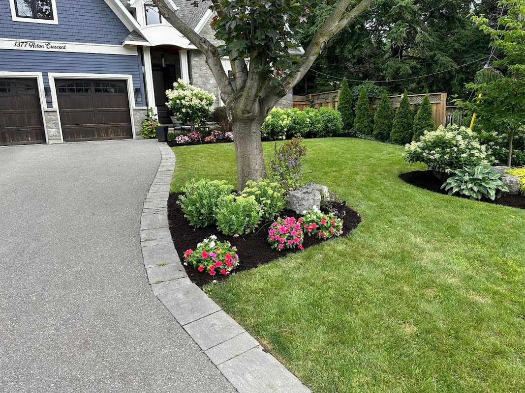 Lawn By Moe - Lawn Care & Snow Removal Mississauga, photograph 4 of Oakville