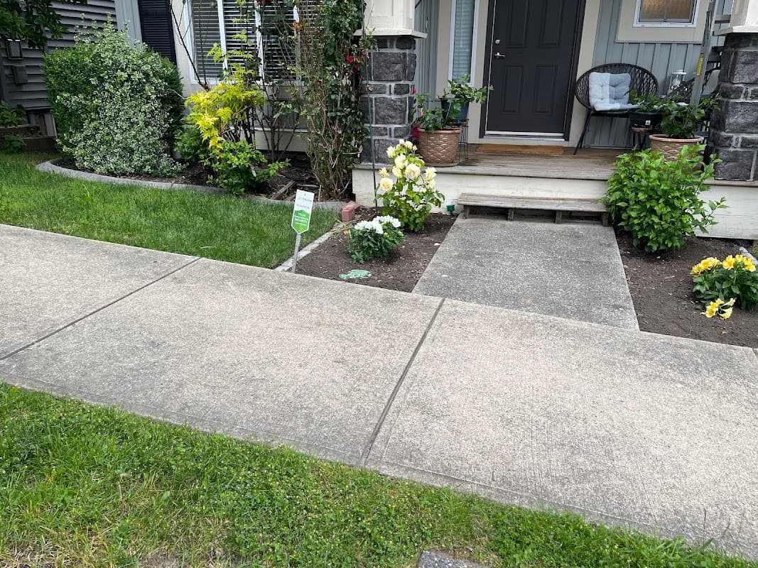 landscaping by Lawnkeepers Landscaping Ltd. in South Surrey