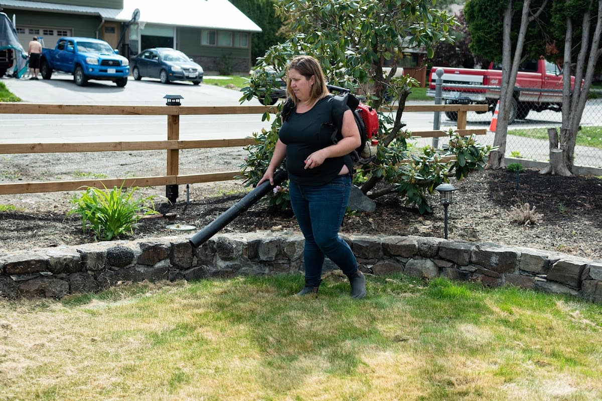 Little Bee Lawn Care, photograph 3 of Deep Cove