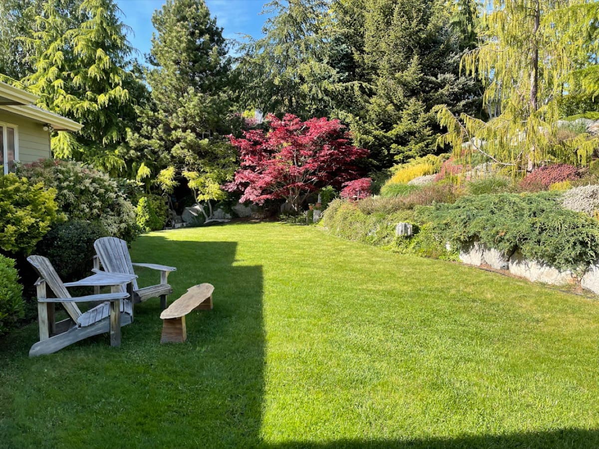 Lou Lou's Landscaping, photograph 2 of Dundarave