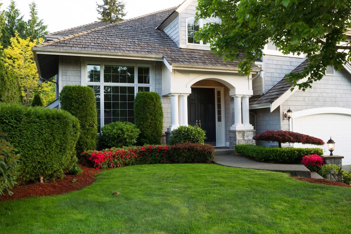 landscape design by Luxurious Landscaping of Coquitlam in Coquitlam