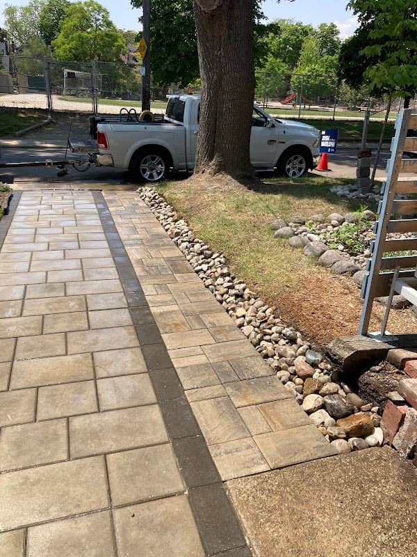 Luxury Landscaping, photograph 3 of Mississauga