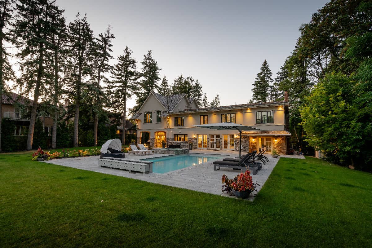landscape design by M.E. Contracting in Willowdale