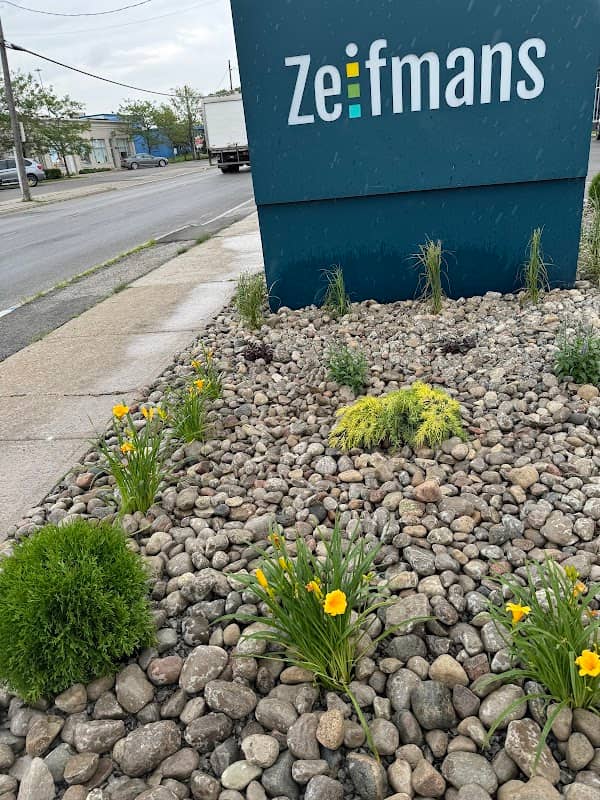 Maximus Jardin inc, photograph 3 of Richmond Hill