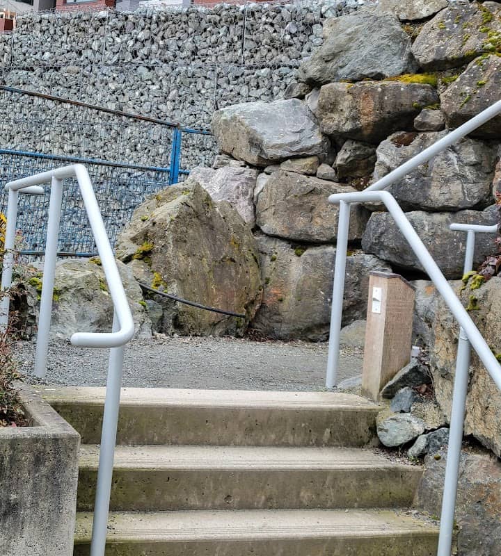 retaining walls by Mississauga Retaining Walls in Islington-City Centre West