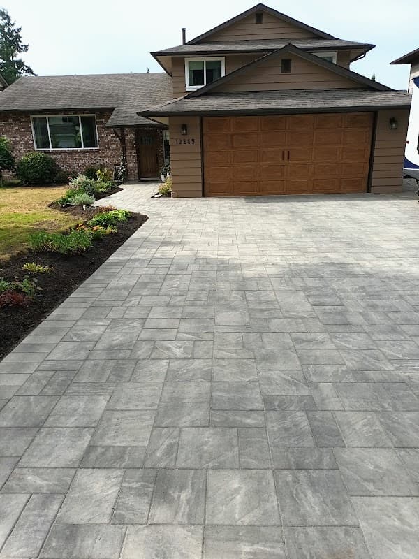Mountain View Landscaping Ltd, photograph 2 of Maple Ridge
