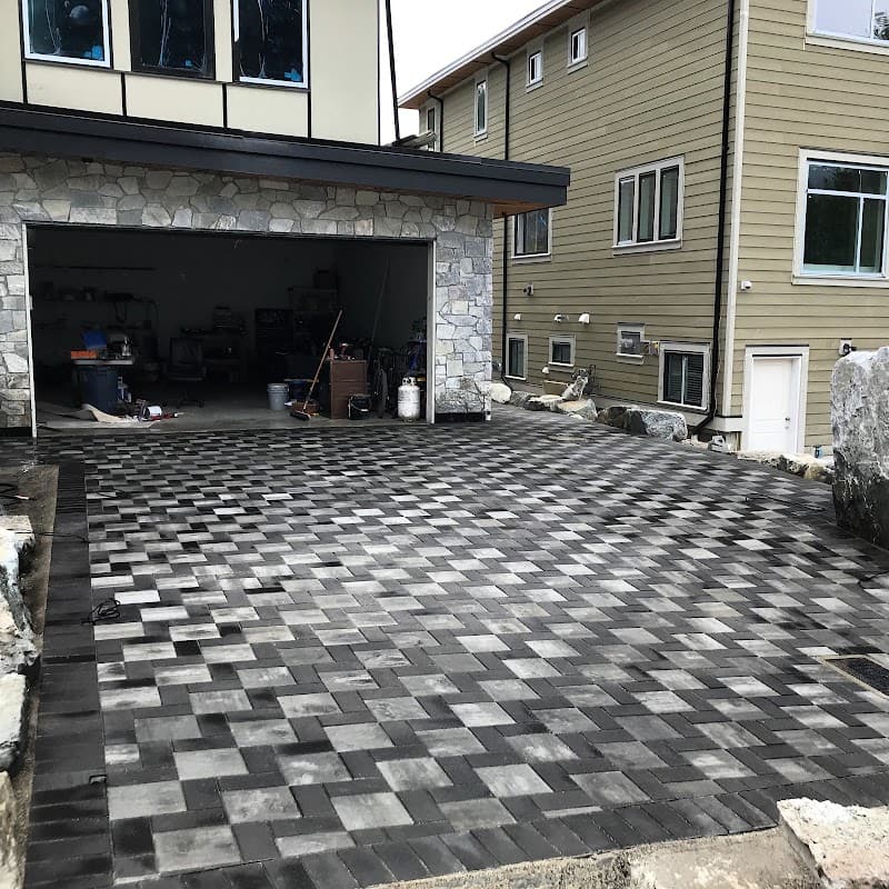 Mountainscape Contracting Ltd., photograph 2 of Dundarave