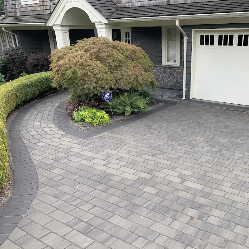 Mountainscape Contracting Ltd., photograph 4 of Dundarave