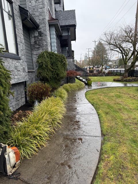 Ngo Gardener Solution, photograph 3 of Maple Ridge