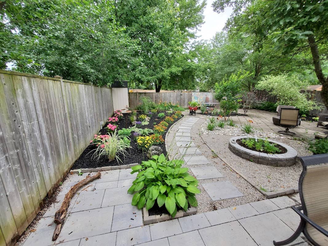 OAKLEAF Lawn & Landscape, photograph 2 of Oakville