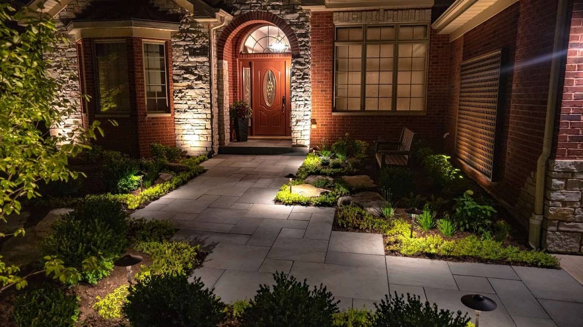 Oakville Landscape Lighting, photograph 4 of Islington-City Centre West