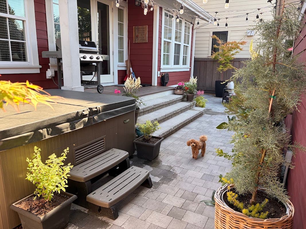 Ouellette Landscaping Ltd, photograph 2 of South Surrey