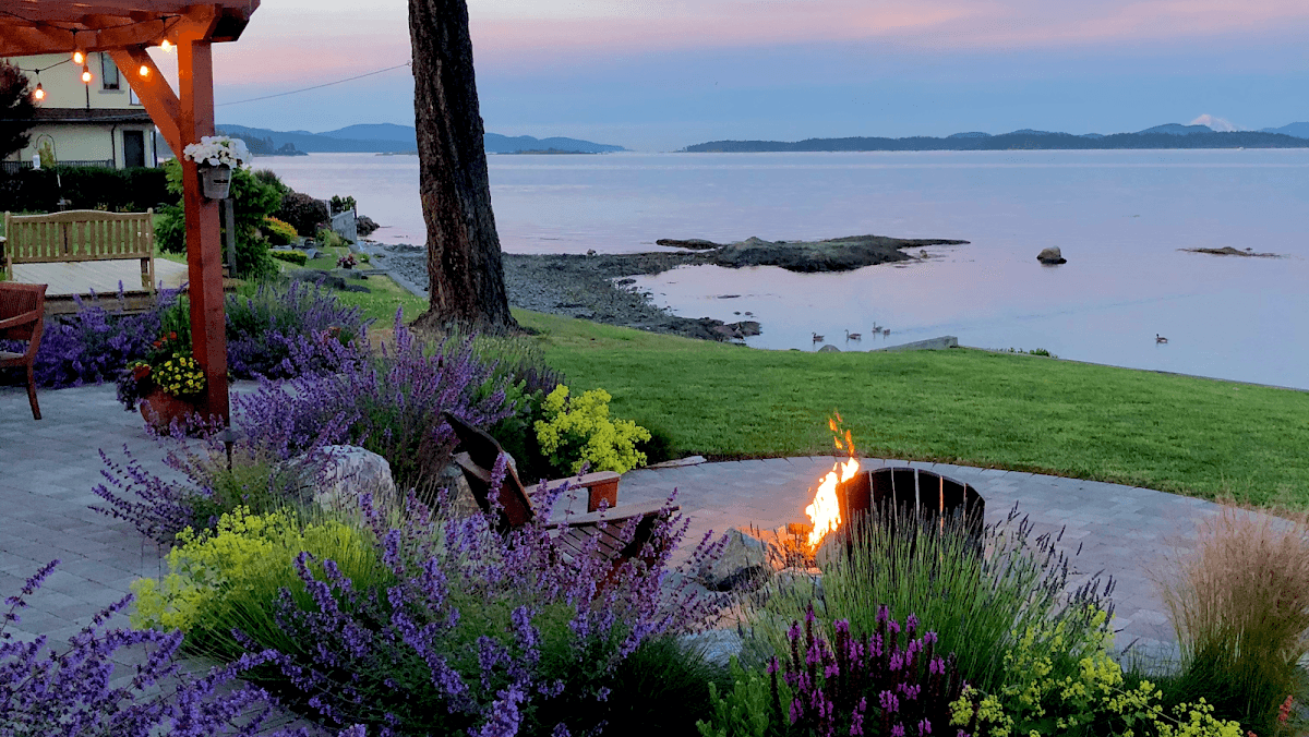 landscape design by Pacific Ridge Landscapes Ltd in Tsawwassen