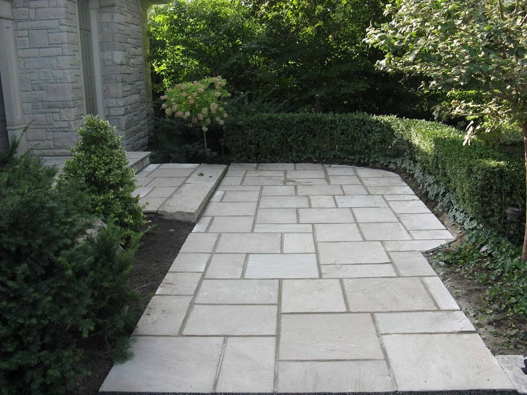 Paradise Views Landscaping, photograph 4 of The Kingsway