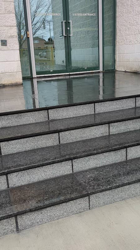 Red stone concrete, photograph 3 of Scarborough Town Centre