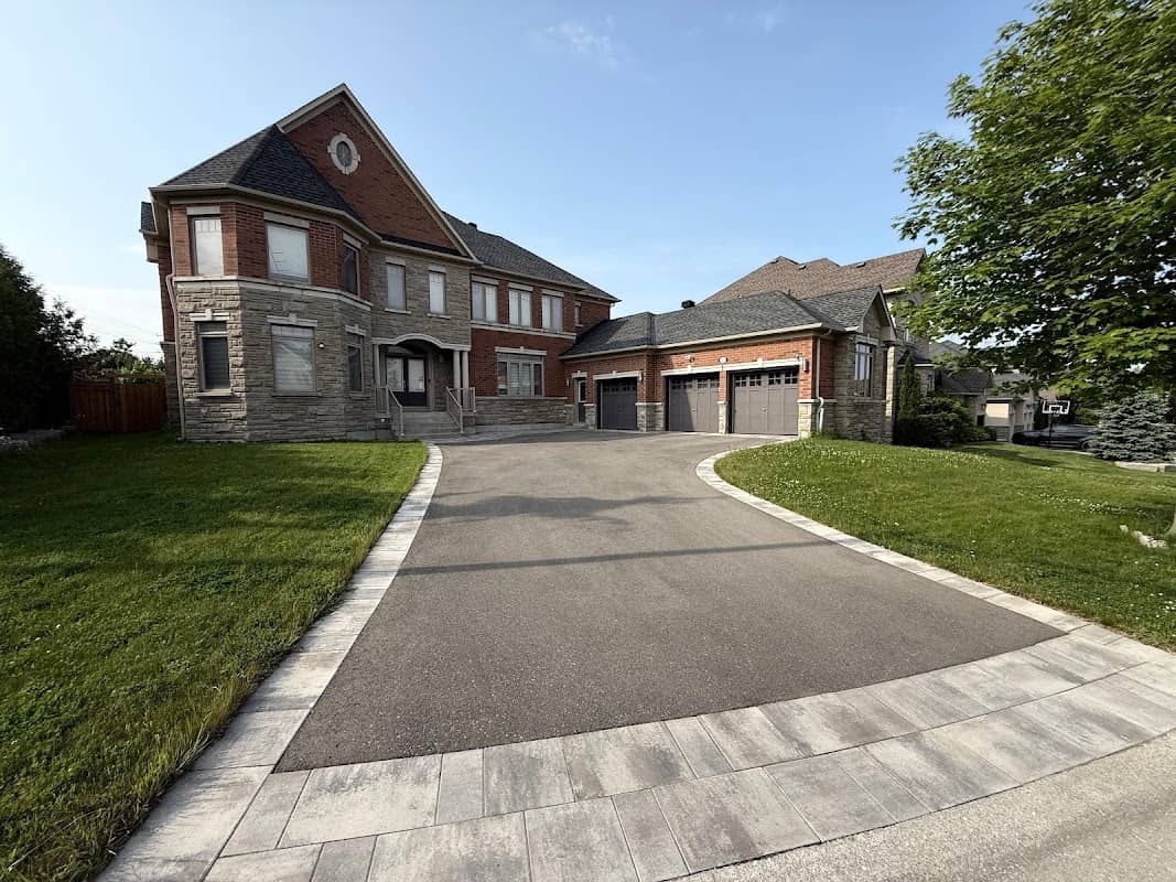 lawn care by resealz in Willowdale