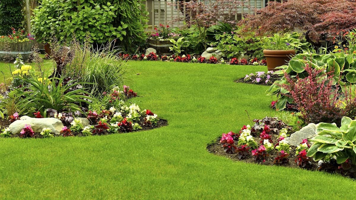 landscaping by Shade Tree Landscaping Inc. in Richmond Hill