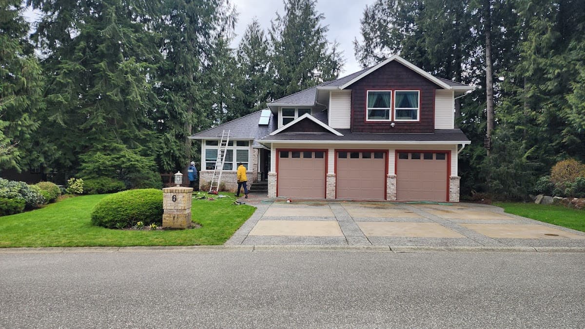 pressure washing by Simsan Fraser Maintenance Ltd in Grandview-Woodland