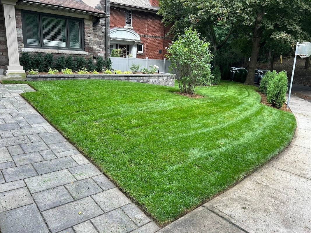 Sod God Lawn & Garden Maintenance, photograph 2 of Richmond Hill