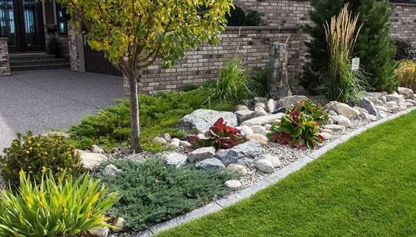 TerraCrest Landscaping, photograph 3 of Lonsdale
