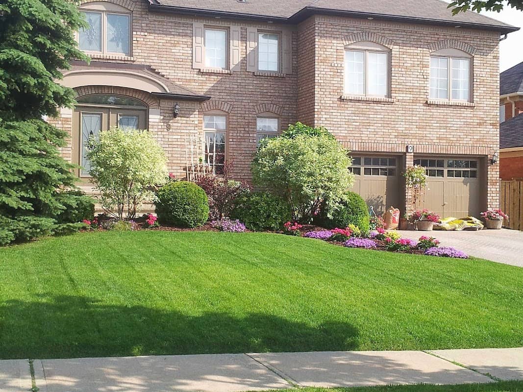 The Gilded Garden Property Services, photograph 2 of Richmond Hill