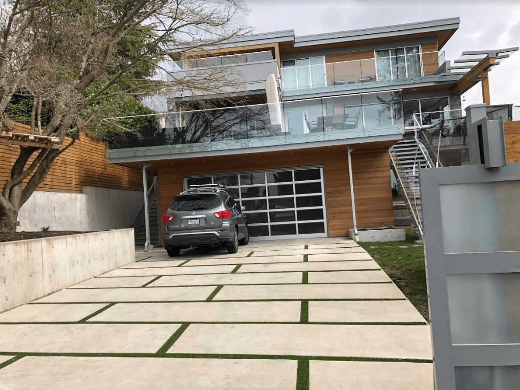 Westcoast Modernscape, photograph 2 of Lonsdale
