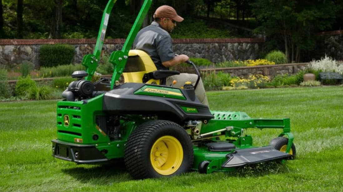 lawn care by Xtreme Landscaping Inc - Lawn care / Window Cleaning / Snow Plowing in Brampton
